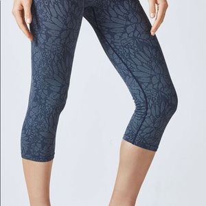 ❣️2 for $20❣️{Fabletics} seamless printed capri